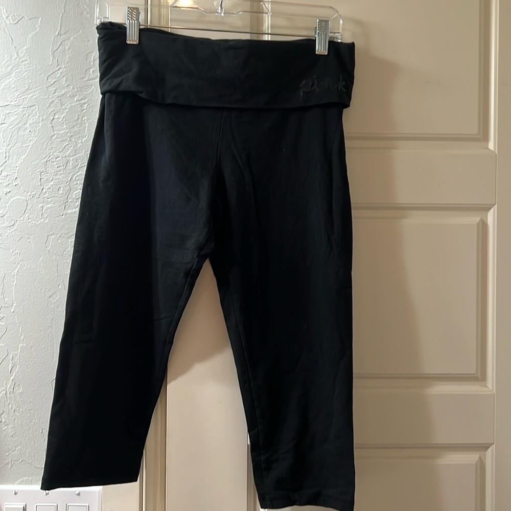 VS PINK Yoga pants. Crop length. EUC. Medium